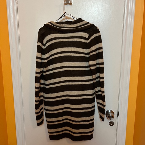 BUNDLE 3/$40 - Suzy Shier: Striped Sweater Cardigan - Medium - Picture 2 of 3